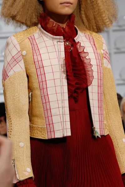 Look 28